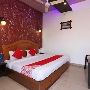 Hotel Oyo 80678 Shreenath Residency, New Delhi