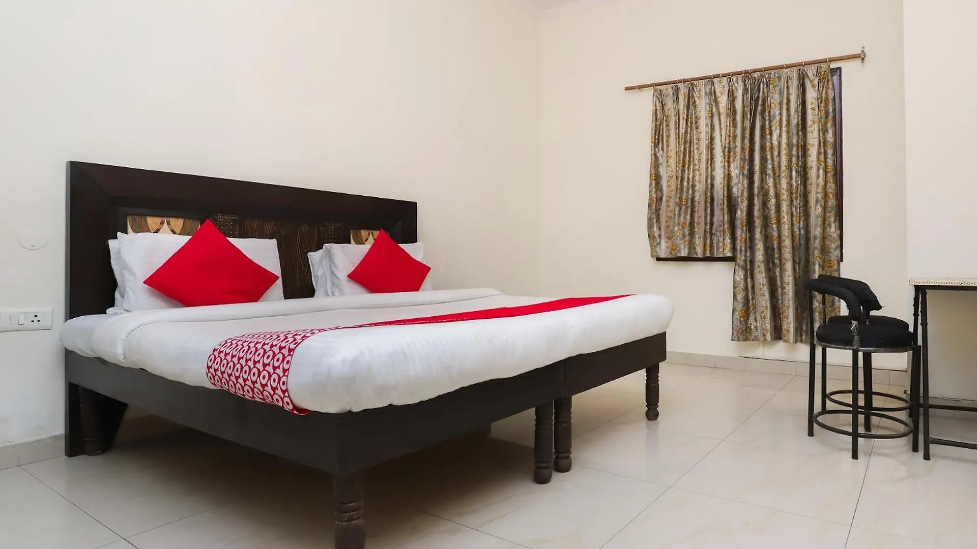 Hotel O Shiv Shakti Inn Near Kamal Cinema location