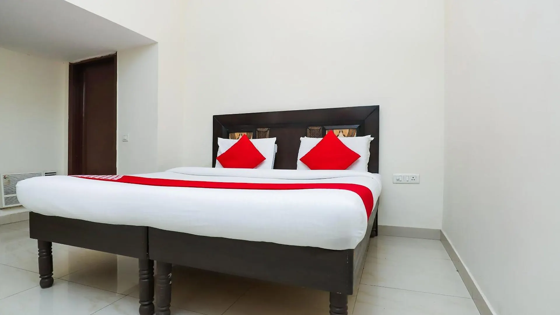 Hotel O Shiv Shakti Inn Near Kamal Cinema New Delhi India